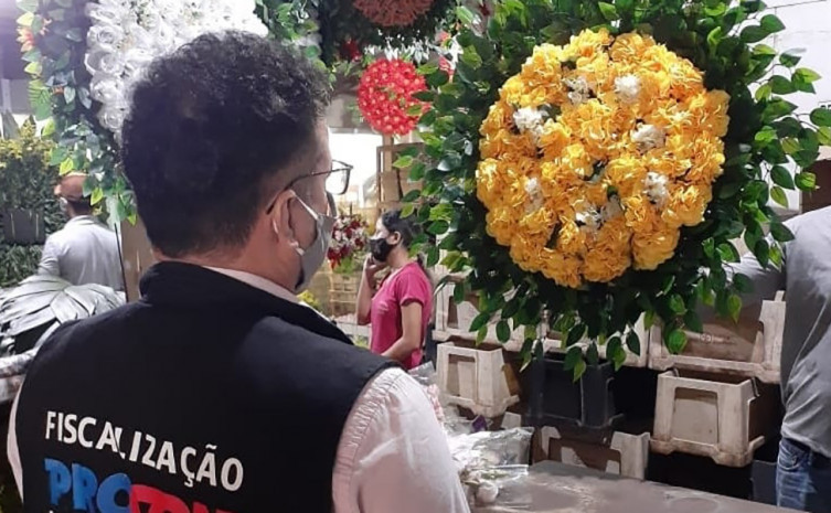 Item de maior variação é a coroa grande de flores naturais, com variação de 76,67%