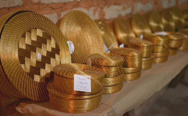 Artesãos que produzem artesanato em capim dourado no Jalapão poderão solicitar o auxílio emergencial