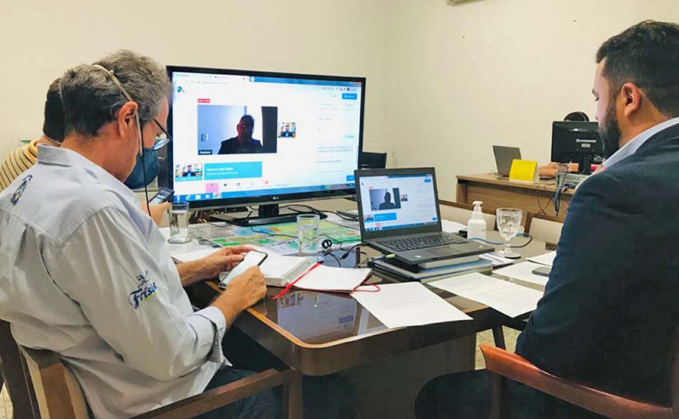 Secretário Thiago Dourado faz a moderação da live sobre a piscicultura no Tocantins