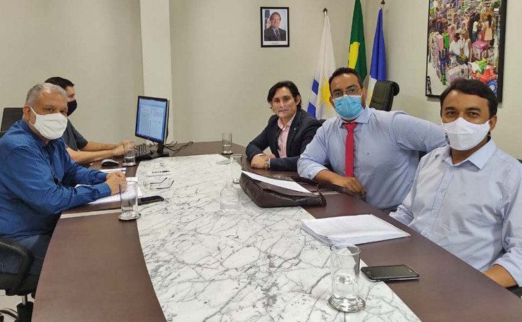 Secretário firma parceria institucional na divulgação de curso do CRA-TO