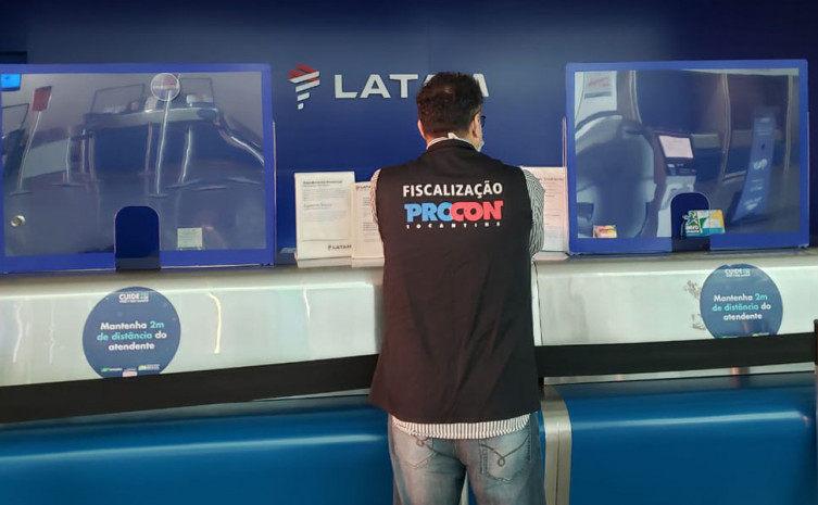 Latam é notificada pelo Procon Tocantins durante fiscalização no aeroporto de Palmas
