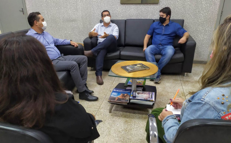 Durante reunião com o reitor do IFTO foram levantadas várias ações para possíveis parcerias