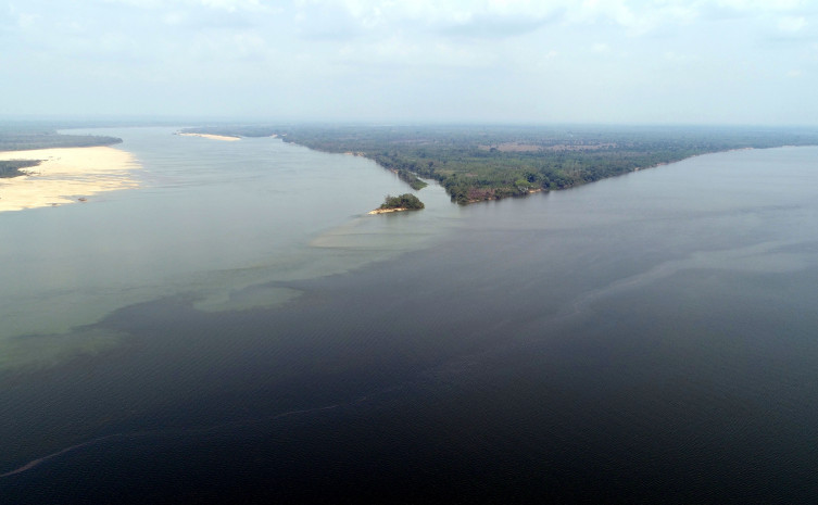 Encontro das águas do Rio Araguaia com o Rio Tocantins 