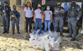 Seciju entrega kits com materiais de higiene pessoal às mulheres assistidas pela Central de Monitoramento Eletrônico de Palmas