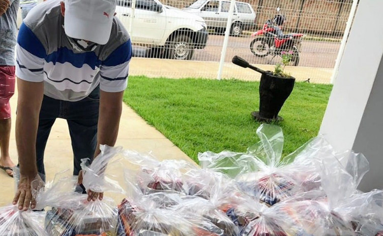 Distribuição de alimentos para a classe cultural ocorre em todo o Estado