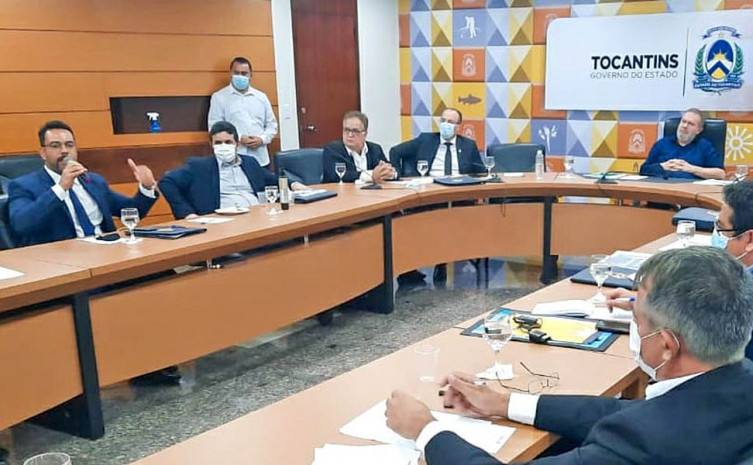  Secretário da Administração, Bruno Barreto, apresenta as principais ações desenvolvidas pela pasta em reunião com o Governador