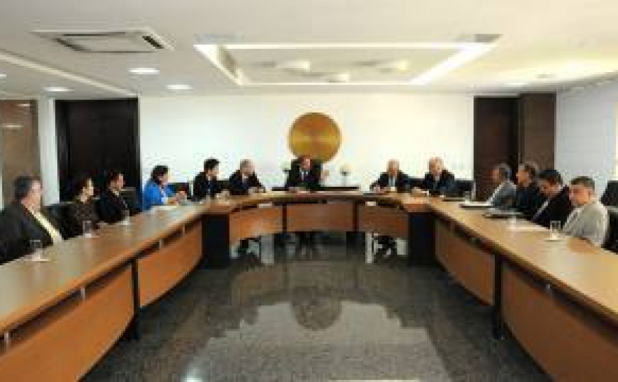 Executivos em recente visita ao Palácio Araguaia.jpg