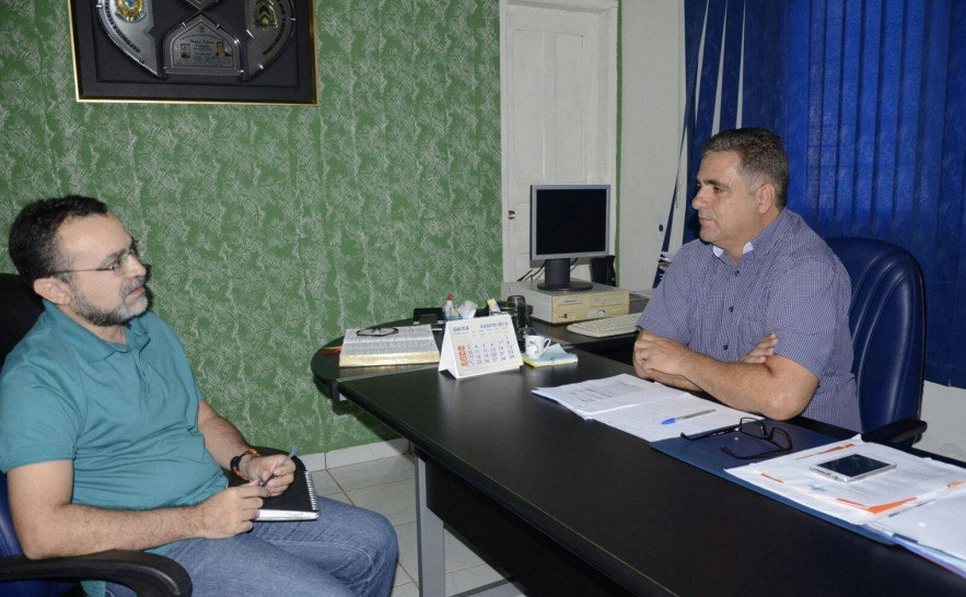 Crédito Luzinete Martins. Governo do Tocantins -Raimundo Casé e o prefeito de Lagoa da Confusão.jpg