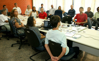Reunião entre os técnicos da Seplan e o Serviço Geológico Brasileiro