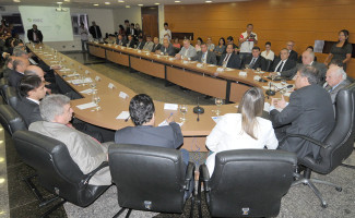 Marcelo Miranda assina Termo de Referência com Movimento Brasil Competitivo 