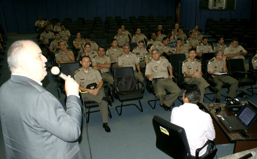 Secretário David Torres ministra palestra na PM em 28.04.16. Elcio Dias.JPG