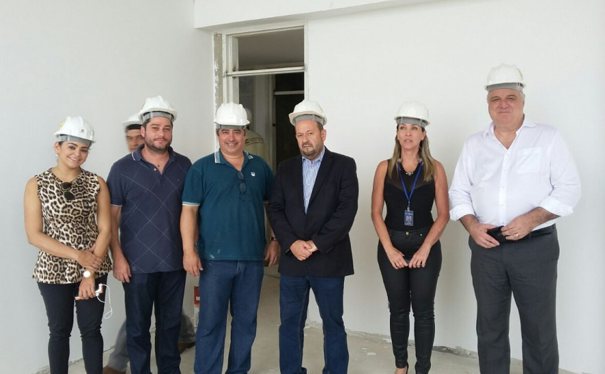 Secretário do Planejamento e Orçamento e o Secretário da Saúde visitam obras do Hospital Geral de Palmas HGP. Foto Divulgação.jpg