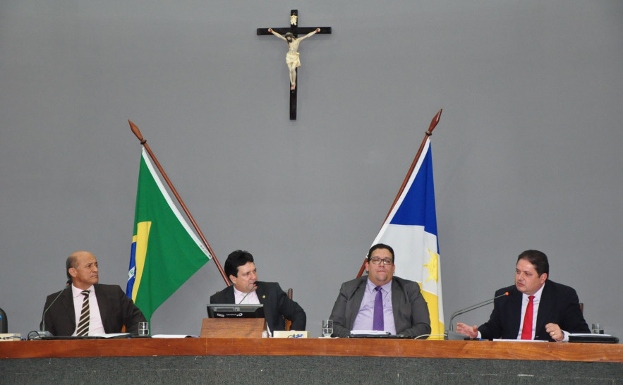 Paulo Antenor apresenta situação financeira do Estado