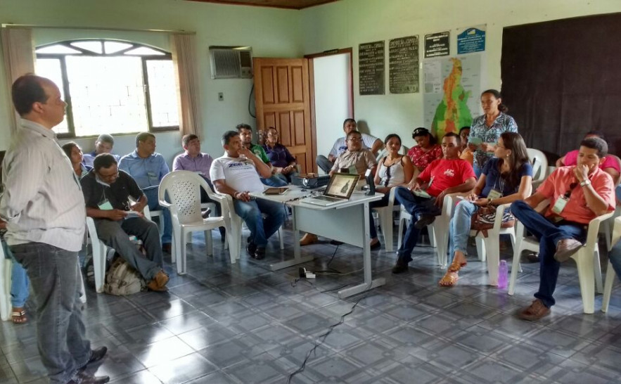 Técnicos da Seplan trocam informações com os atores sociais sobre a realidade regional