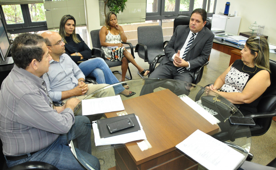 Secretário da Fazenda, Paulo Antenor, recebe representantes do Plansaude