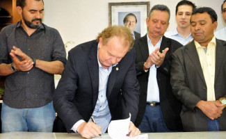 Governador Carlesse reduz ICMS de combustível de avião visando ampliar oferta de voos, gerar empregos e fomentar o turismo