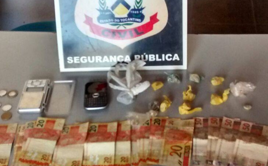 Dinheiro, drogas e demais objetos apreendidos pela Polícia Civil em Guaraí