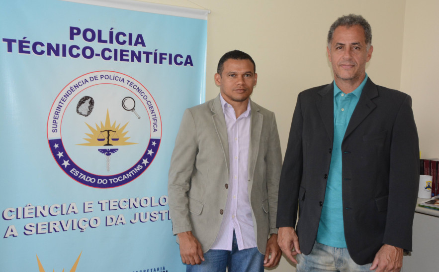 Os peritos criminais da Polícia Científica, José Filho (esq.) e Roberto Consales, integram equipe técnica da Senasp, em Brasília - Autor Dennis Tavares (1).JPG