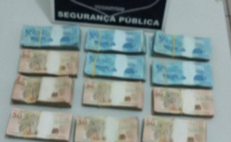 Polícia Civil encontra mais de R$ 84 mil em carro apreendido