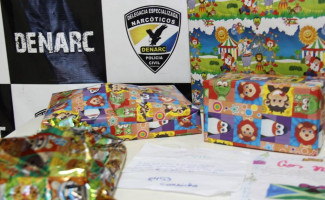 Policiais civis encontram carta para papai Noel em apreensão e realizam o pedido de crianças