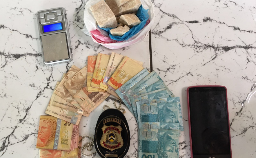 Drogas e dinheiro apreendidos pela Deic Sul, em Gurupi