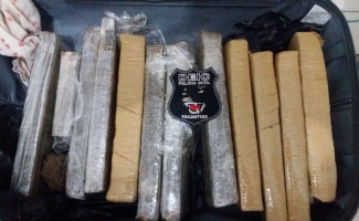 Deic de Gurupi prende jovem que transportava 11 quilos de maconha na mala