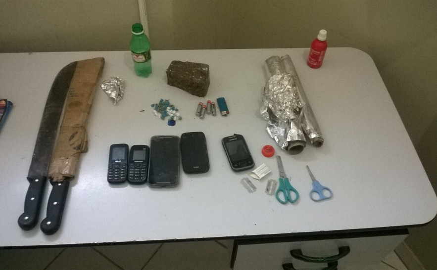 Drogas e demais objetos apreendidos pela Polícia Civil