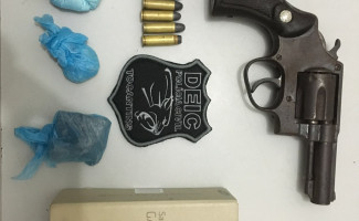 Deic sul executa mandados de busca e apreensão e prende dois suspeitos por tráfico de drogas