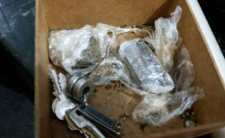 Polícia civil prende em flagrante homem vendendo droga em estabelecimento comercial da capital