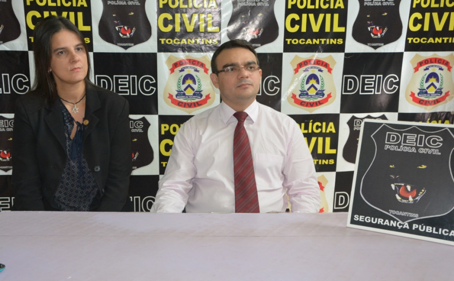 Delegada Liliane Albuquerque e Vinicíus Mendes, da Deic, responsáveis pela investigação e operação que resultou na prisão de 5 envolvidos na quadrilha (Crédito- Dennis Tavares).jpg