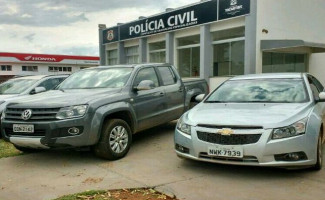 Operação conjunta das polícias civil e militar tira de circulação dois carros roubados no interior do Estado