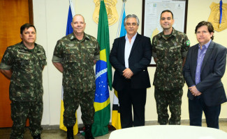 Secretário da Segurança Pública recebe visita de cortesia de General do Exército Brasileiro 