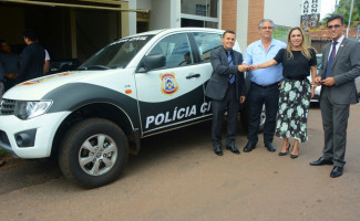 Delegacia Regional de Paraíso recebe veículo que irá reforçar investigações da Polícia Civil na região