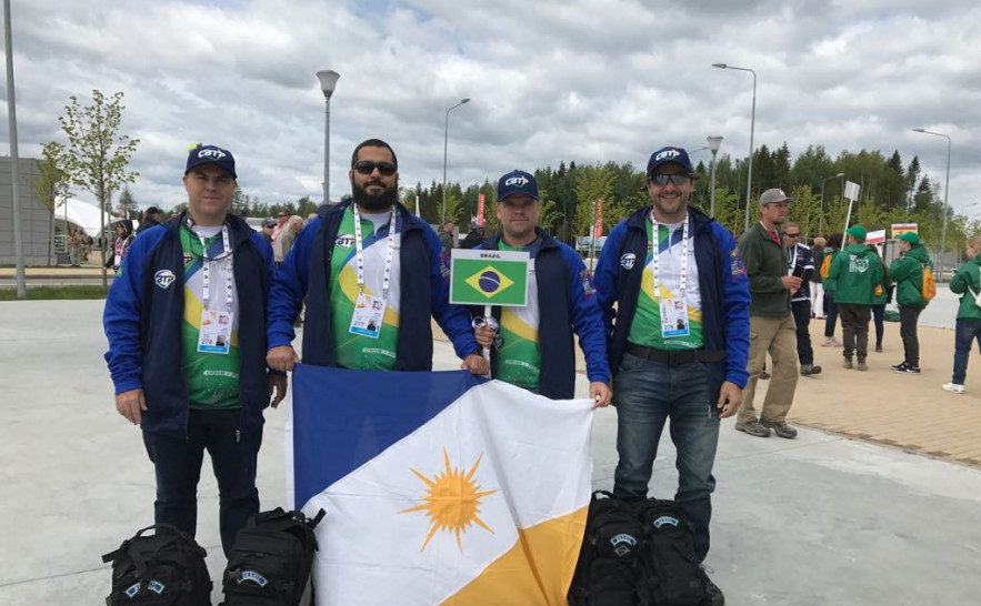 Os atletas disputaram na categoria standard, conquistando a 13ª colocação geral na categoria semi-auto standard