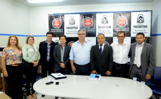 Secretário da Segurança Pública visita Institutos da Polícia Científica e entrega viaturas e equipamentos