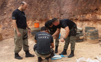Polícia Civil destrói explosivos apreendidos em operações policiais