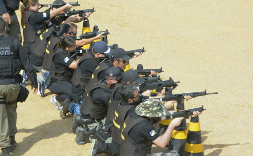 Policiais Civis são capacitados em técnicas de tiro 