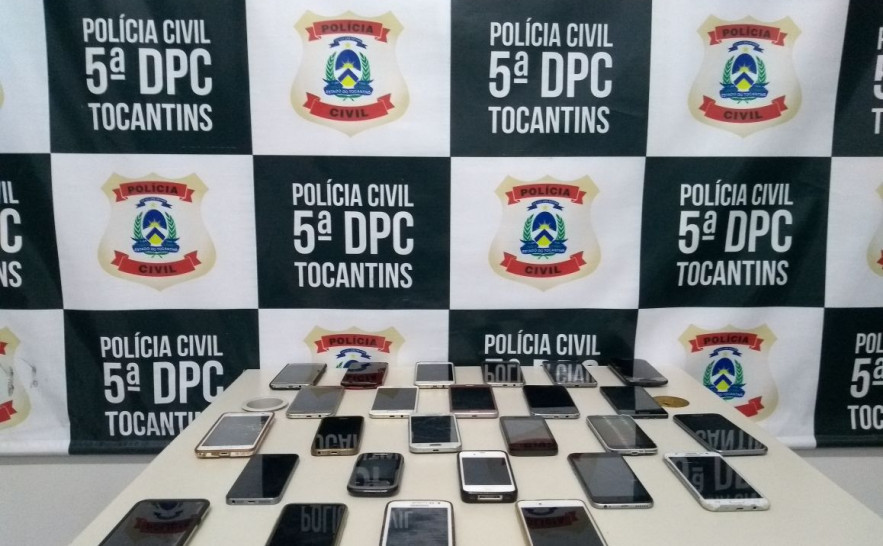 Polícia Civil devolve 20 aparelhos celulares roubados  aos verdadeiros donos 