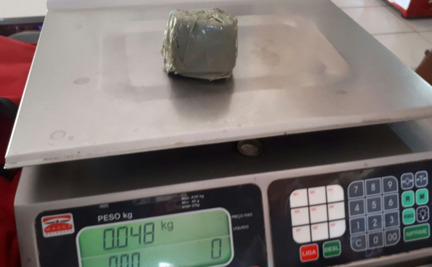 Porção de maconha apreendida em poder de suspeita em Miracema 