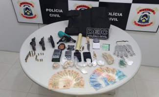 Polícia Civil prende suspeitos por tráfico de drogas, posse e porte ilegal de arma de fogo em Palmas 