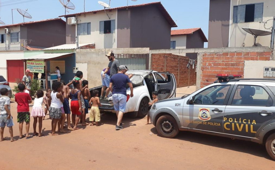Polícia Civil contribui em entrega de presentes a crianças carentes da Capital