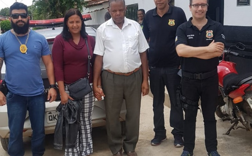 Policiais civis promovem reencontro entre pai e filha separados há 39 anos 