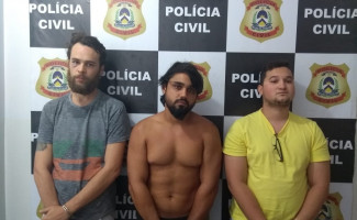 Polícia Civil prende quatro homens suspeitos por tráfico de drogas e posse ilegal de arma de fogo no interior do estado 