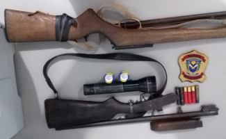 Polícia Civil prende dois homens por porte ilegal de armas de fogo no interior do estado 