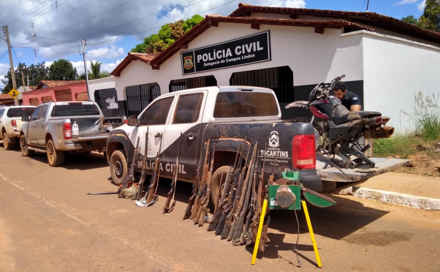 Operação em Campos Lindos resulta na apreensão de 18 armas de fogo e prisão de 6  pessoas pela Polícia Civil