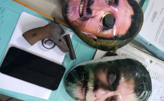 Polícia Civil deflagra operação e prende dois homens por posse de arma de fogo e tráfico de drogas em Xambioá 
