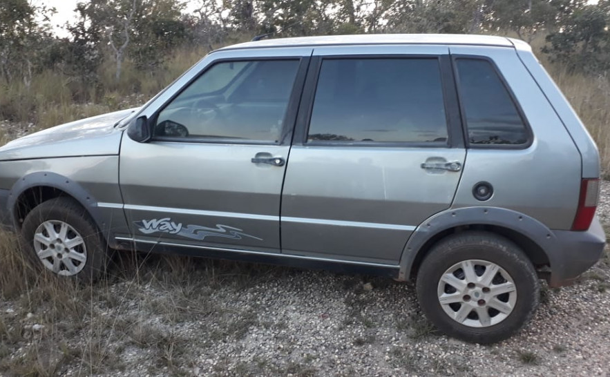 Veículo roubado e recuperado pela Polícia Civil após sequestro