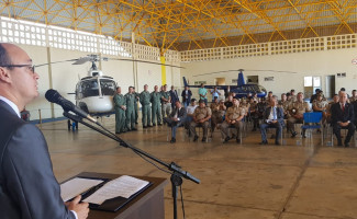 Governo faz entrega de aeronave para Polícia Militar e de caminhão tanque para Secretaria de Segurança Pública