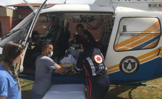 Helicóptero da Segurança Pública efetua transporte aeromédico de paciente vítima de grave acidente em Paraíso 