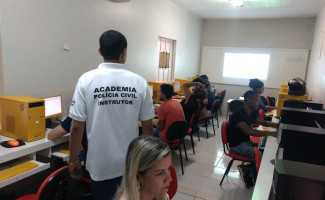 Secretaria da Segurança capacita policiais civis para uso de sistema eletrônico de procedimentos em Dianópolis
